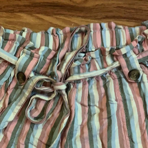 American Eagle Outfitters Striped Paper bag Tie Shorts - Picture 2 of 5
